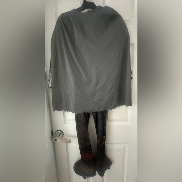 Disney Star Wars Mandalorian Boy’s Halloween Cosplay Costume.  Size 8-10T. - Picture 9 of 13